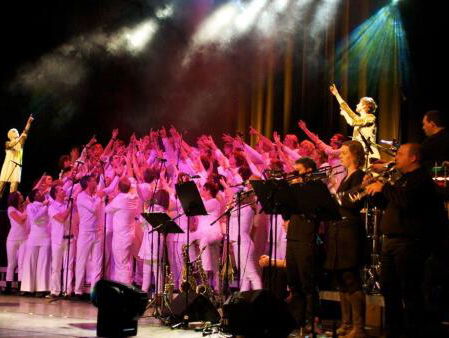 Kleedkamergesprek met gospelkoor Shirchadasj