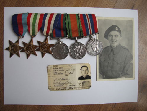 Erik kreeg de baret van een trotse Canadese Tweede Wereldoorlog Veteraan