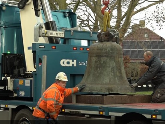 Eeuwenoude kerkklok Ochten luidt weer