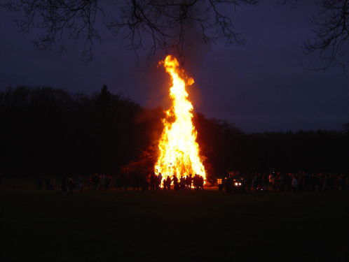 Wie heeft dit jaar het grootste paasvuur?
