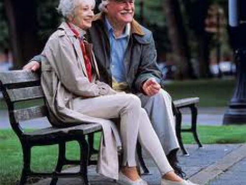 Senioren gaan samen naar voetbalwedstrijden van ADO Den Haag