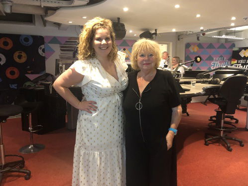 Live in TinekeShow: Iris Kroes