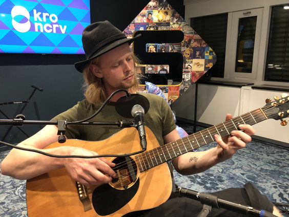 Jim van der Zee live in Thuis op 5