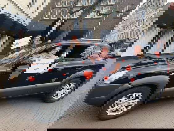 Daten vanaf de achterbank van auto