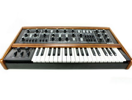 Revival van de jaren tachtig synthesizer