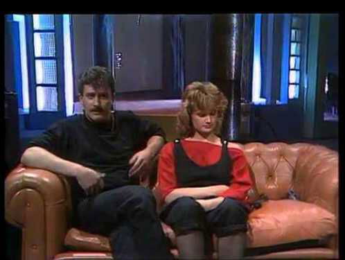 Wie is toch die Suzanne uit de clip van VOF de Kunst?