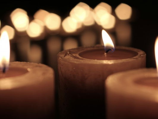 Voor wie steek jij een kaarsje op III