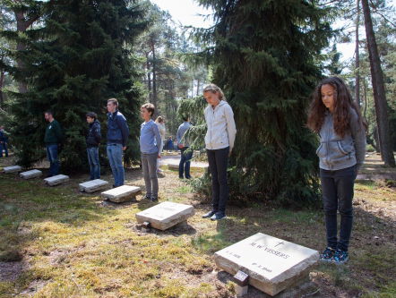 Ereveld Loenen komt tot leven