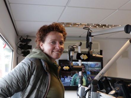 Wat doet oud-schaatster Renate Groenewold op een racefiets?