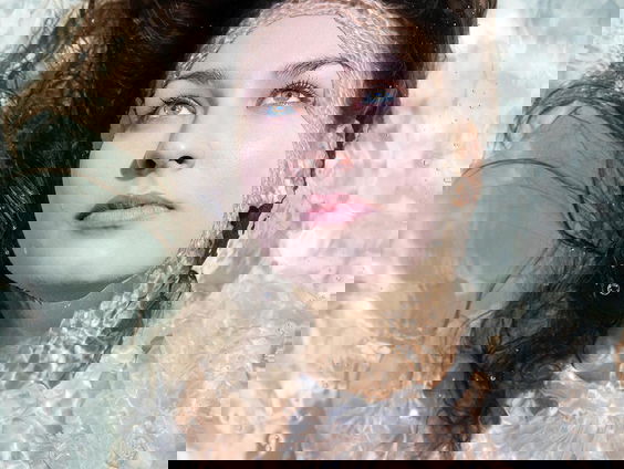 Johanneke Ter Stege over haar nieuwe liedje en haar typmachine