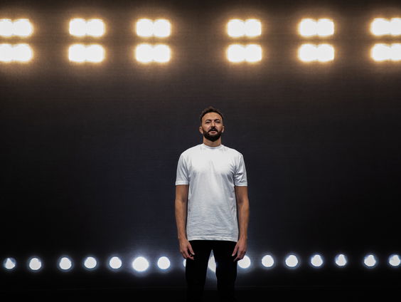 Nasrdin Dchar over zijn Gouden Kalf en zijn voorstellingen