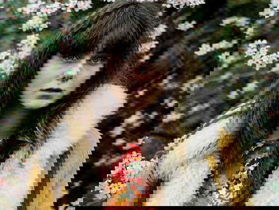 Yéyézangeres Fleur over haar nieuwe Franstalige album in sixtiesstijl