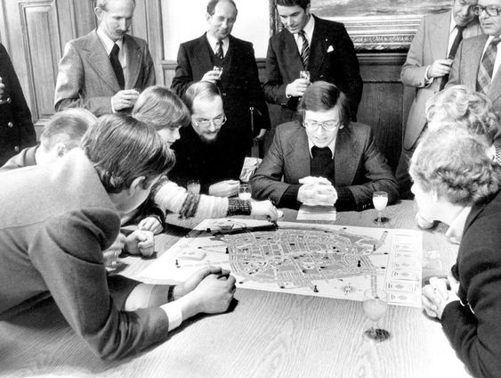 Jacques Wallage over het nieuwe verkeersplan in Groningen stad (1977)