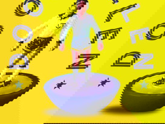 In het boek ‘Doorspelen’ staan de mooiste verhalen over het meest typerende Eredivisie-seizoen ooit!