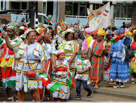 Tentoonstelling over Surinaamse klederdracht in Amsterdam