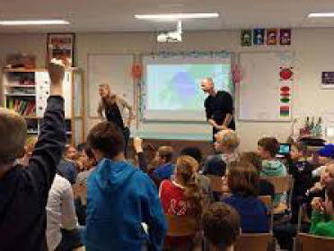 Rondje langs de stakingsvelden in onderwijs (musea gratis, ludieke acties, kind mee naar werk)