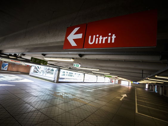 De parkeergarage onder de Ossenmarkt moet 10 centimeter zakken!
