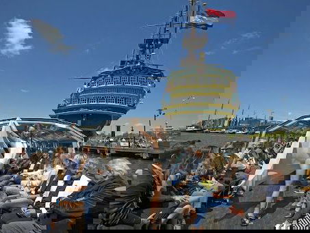 Acteur Paul van Gorcum opent vandaag de Canal Catwalk in Amsterdam