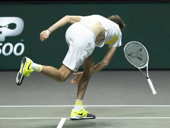 Trage ballen, te korte grassprieten, zwembadtegels in de verkeerde kleur en meer sportleed