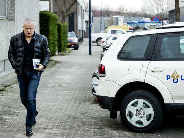 Rechter gaat emigreren, moordzaak Peter R. de Vries moet opnieuw