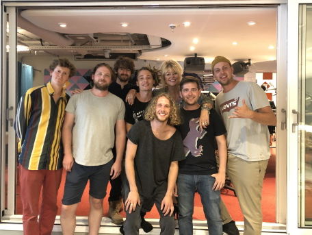 De Britse band Bare Jams is te gast in De MAX!