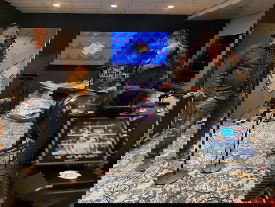 Erik van Muiswinkel zingt live De zusters Karamazov (Drs. P)