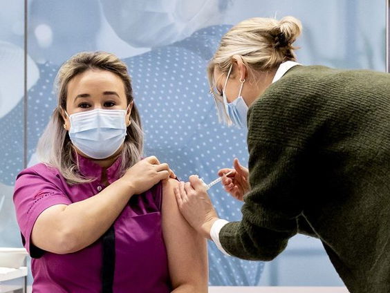 Het vaccineren is begonnen. Wat doe je tegen prikangst?