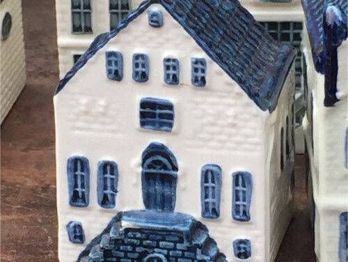 Verzamelaar Simon kan niet wachten op zijn honderdste KLM-huisje