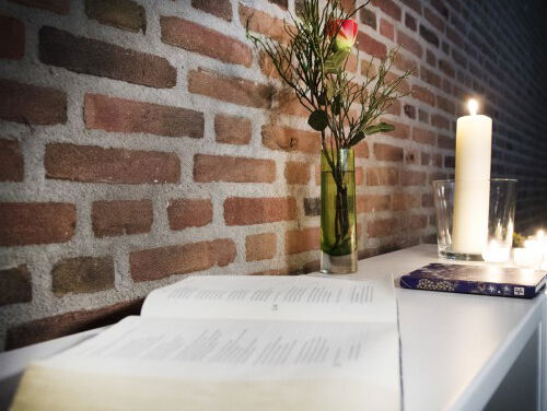 Vrouw woont eigen begrafenis bij