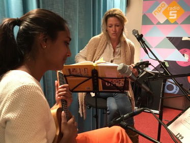 Liselotte en Barbara zijn gepassioneerd door de ukelele!