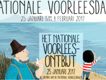 Erik van Muiswinkel leest voor tijdens het Nationaal Voorleesontbijt