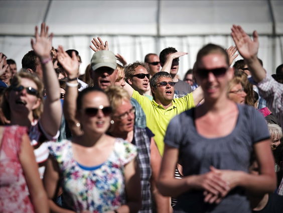 Opwekking wil de 'pinkstervuurtjes' thuis ontsteken