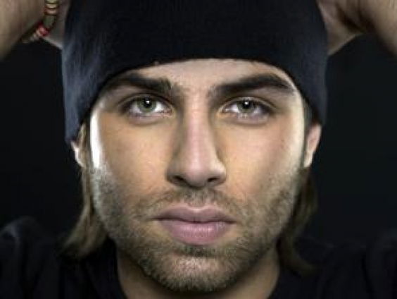 Hansen Tomas in de studio over zijn nieuwe single 'De Bom'