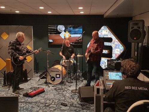 Ocobar live met On the road again