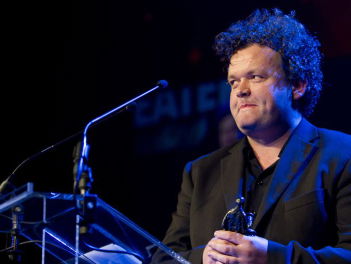 Daniel Lohues gaat weer de theaters in!