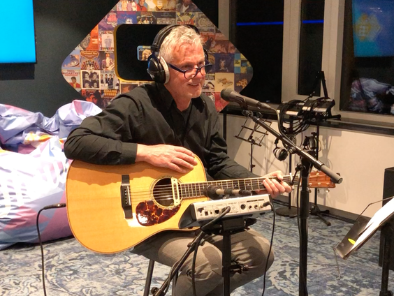 Wim Bevelander live in Thuis op 5