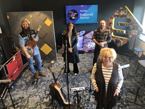 Deborah Parlor te gast in TinekeShow!