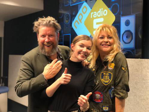 De MAX! Kantoorsessies met Hannah Mae!