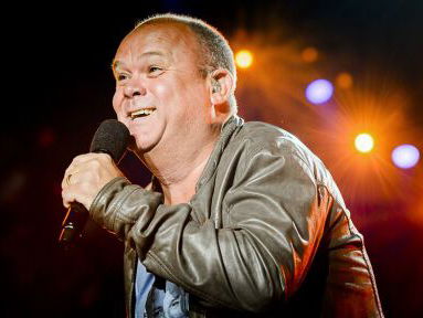 Paul de Leeuw over het taboe rond laaggeletterdheid