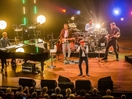 Harry Slinger (met publiek): 'Je Loog Tegen Mij'