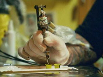 Welke tattoo moet Bert laten zetten?