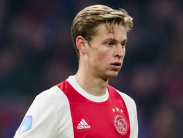 Frenkie op het voetbalshirt van Frenkie de Jong