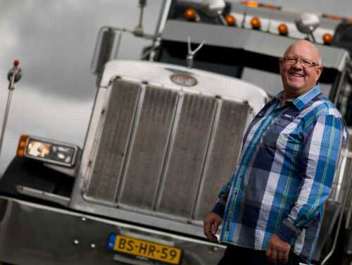 Johnny Hoes postuum onderscheiden met prijs, door Henk Wijngaard