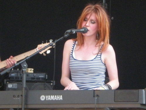 Elske DeWall over haar optredens met The Blue Birds