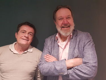 Johnny Kraaijkamp (2) over The Addams Family