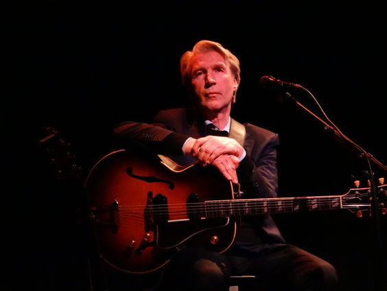 Frank Boeijen in Titelstrijd en over zijn nieuwe clubtour.