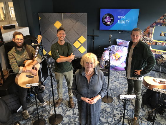 Te gast in TinekeShow: Trinity