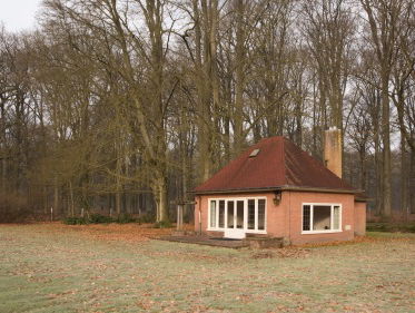 Gluren in de tuin van Juliana en Bernhard