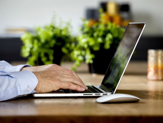 Wat is een goede krantenkop? Rutger de Quay weet het!