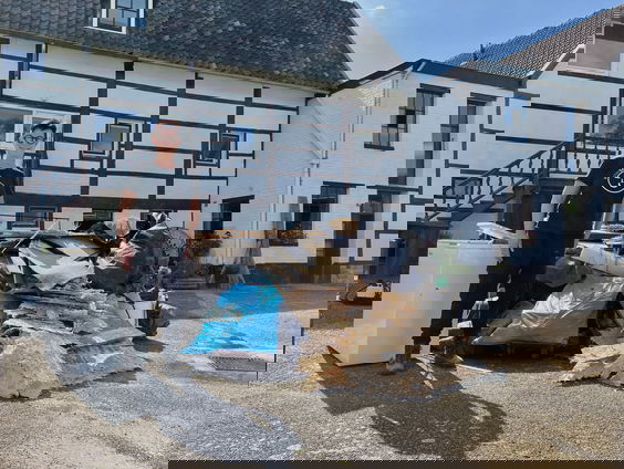 In Vijlen veranderde een B&B in een afvalberg